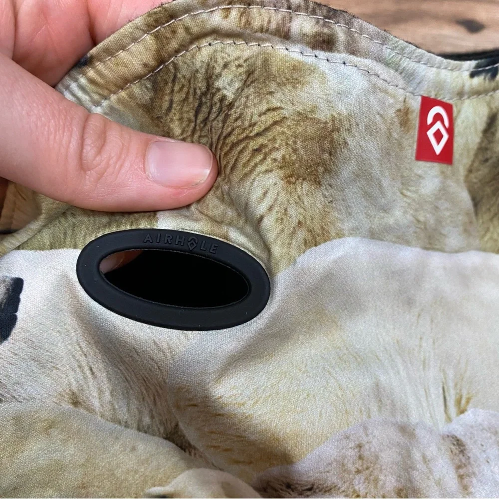 Airhole Face Mask‎ Polar Bear